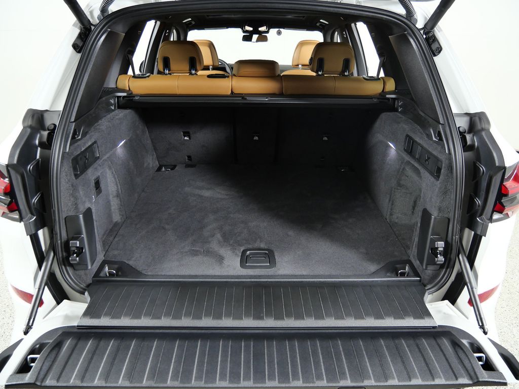 Thumbnail: 2026 BMW X5 - 28