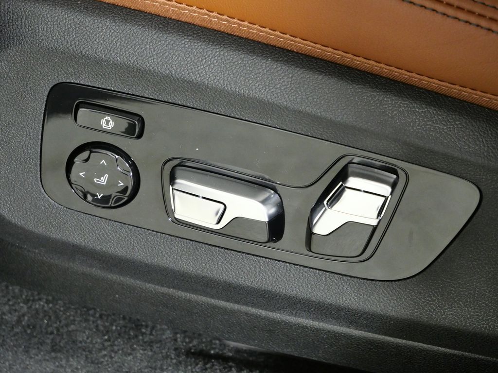 Thumbnail: 2026 BMW X7 - 39