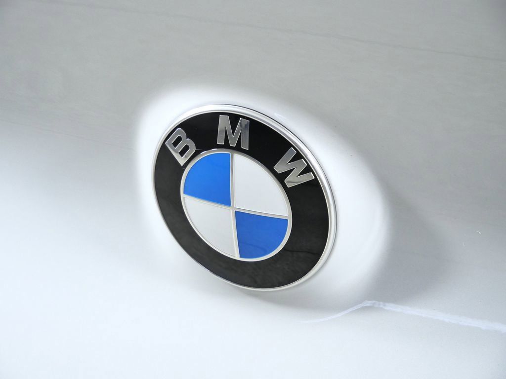 Thumbnail: 2026 BMW 8 Series - 13