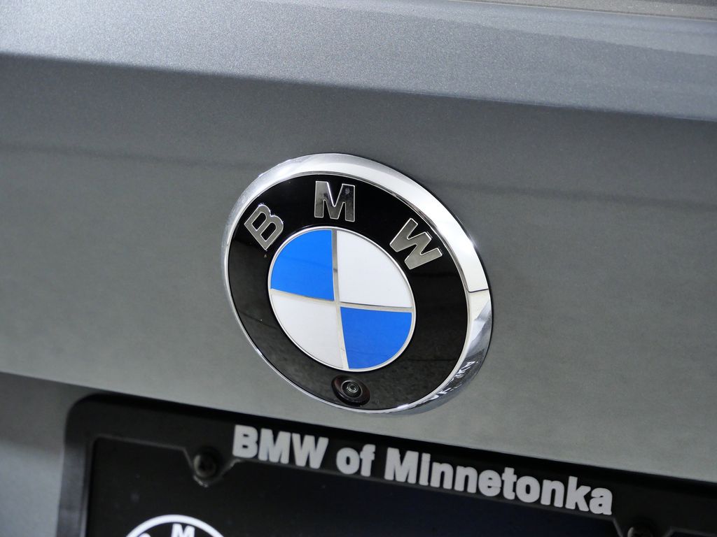 Thumbnail: 2026 BMW i4 - 11