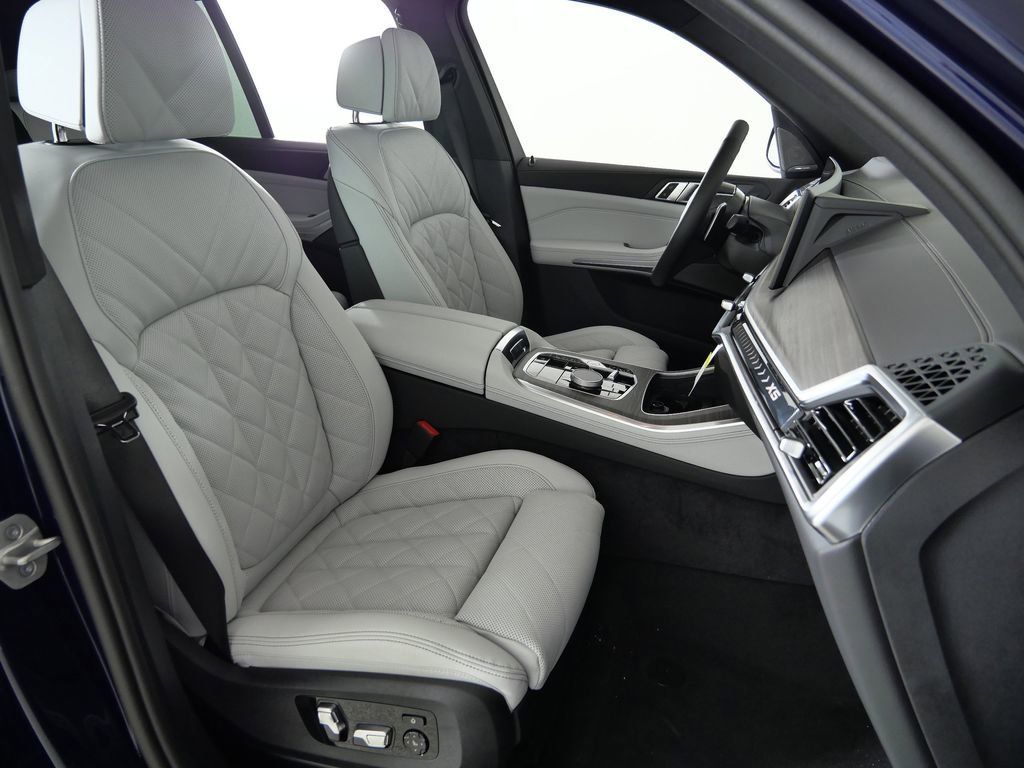 Thumbnail: 2026 BMW X5 - 23