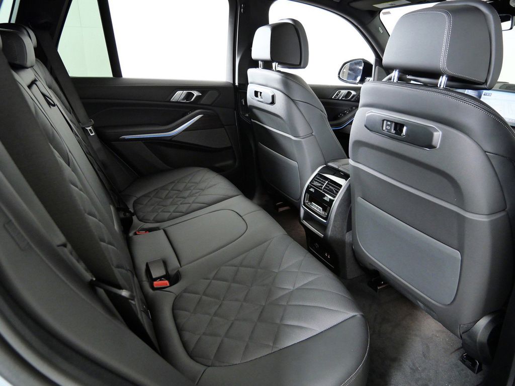 Thumbnail: 2026 BMW X5 - 26