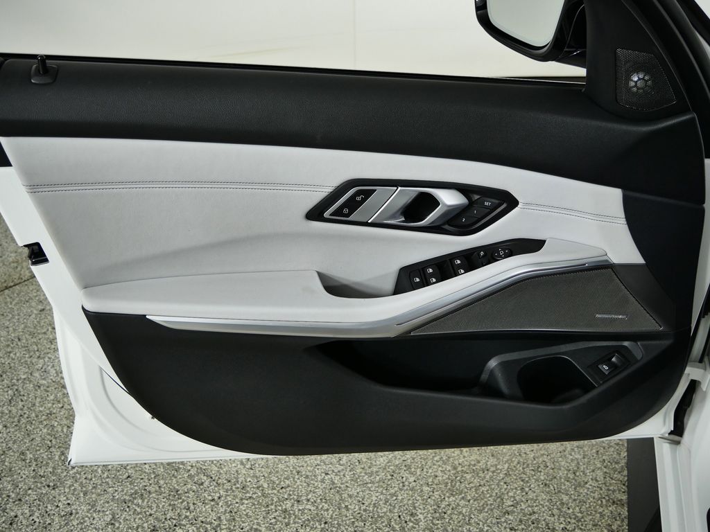 Thumbnail: 2022 BMW M3 - 33