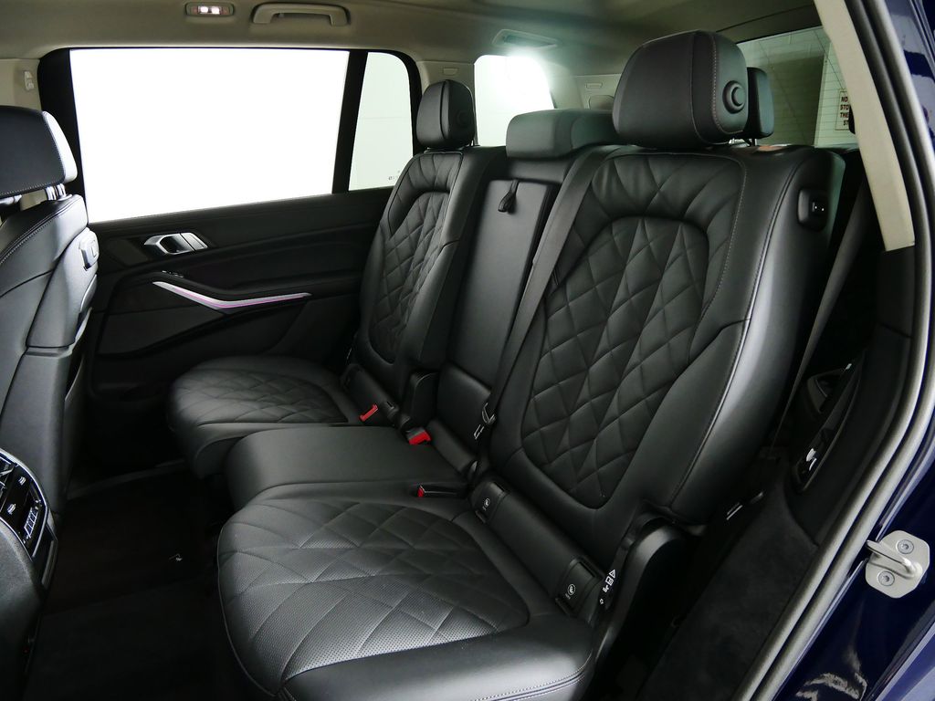 Thumbnail: 2024 BMW X7 - 30
