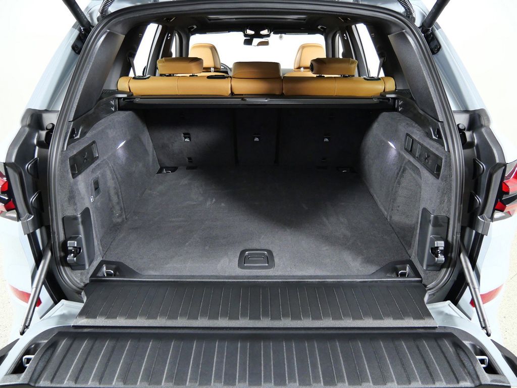 Thumbnail: 2026 BMW X5 - 28