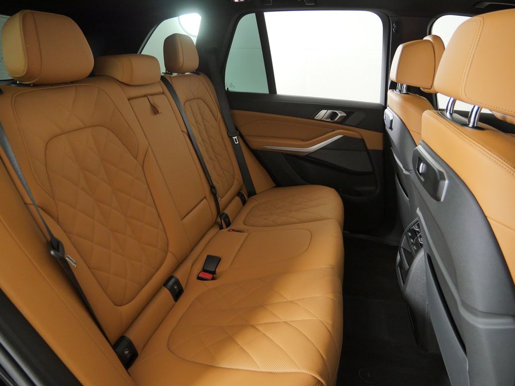 Thumbnail: 2024 BMW X5 - 31
