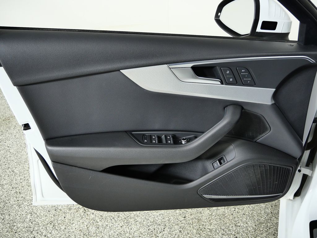 Thumbnail: 2017 Audi A4 - 33