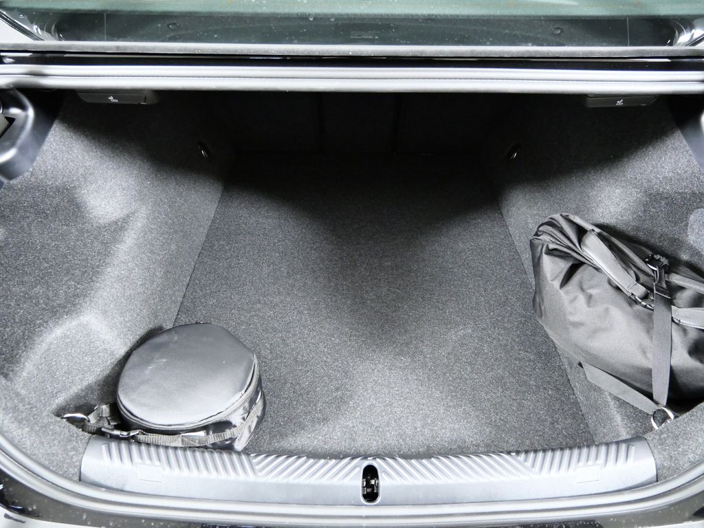 Thumbnail: 2026 BMW 5 Series - 27