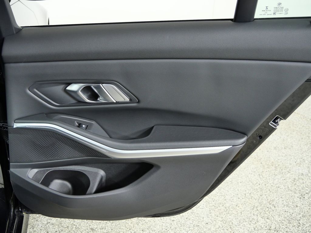 Thumbnail: 2023 BMW 3 Series - 29