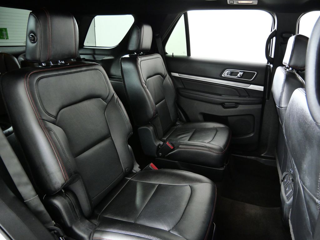 Thumbnail: 2016 Ford Explorer - 27