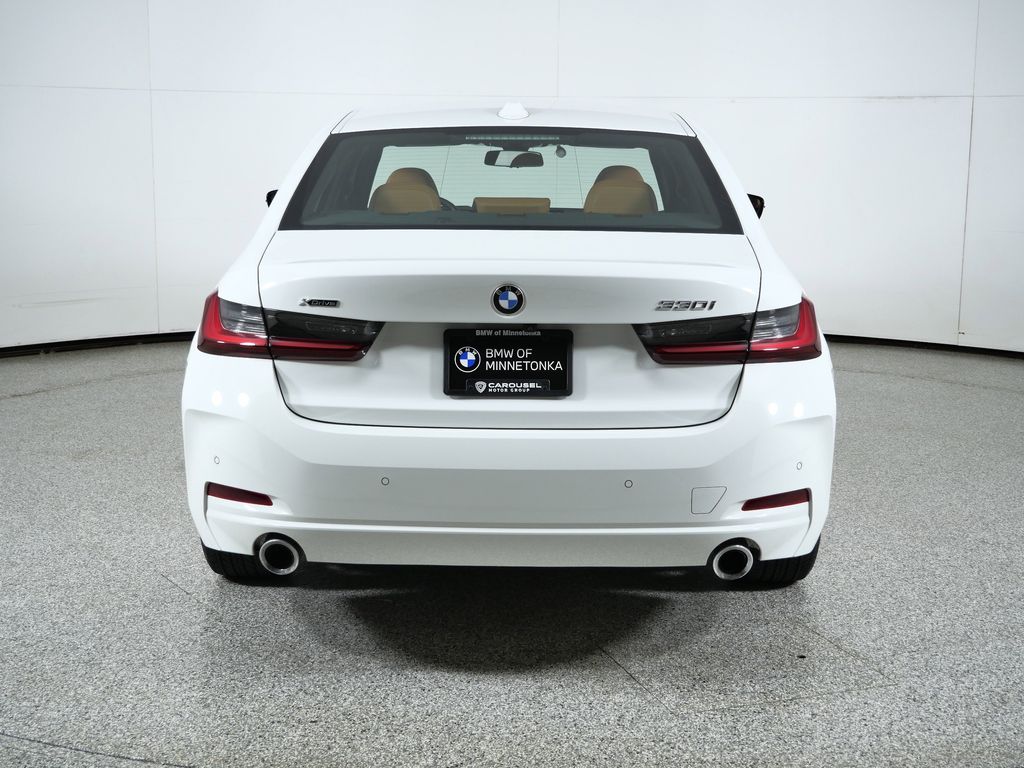 Thumbnail: 2023 BMW 3 Series - 12