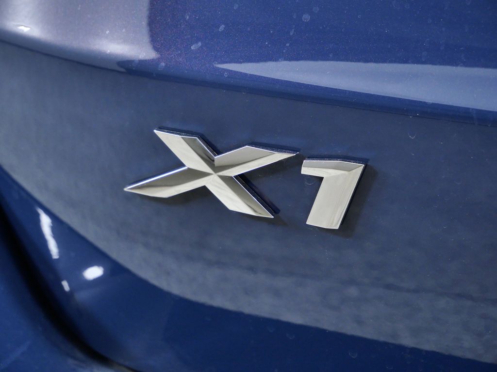 Thumbnail: 2026 BMW X1 - 13