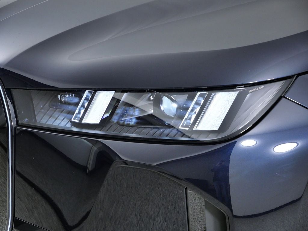 Thumbnail: 2026 BMW iX - 3