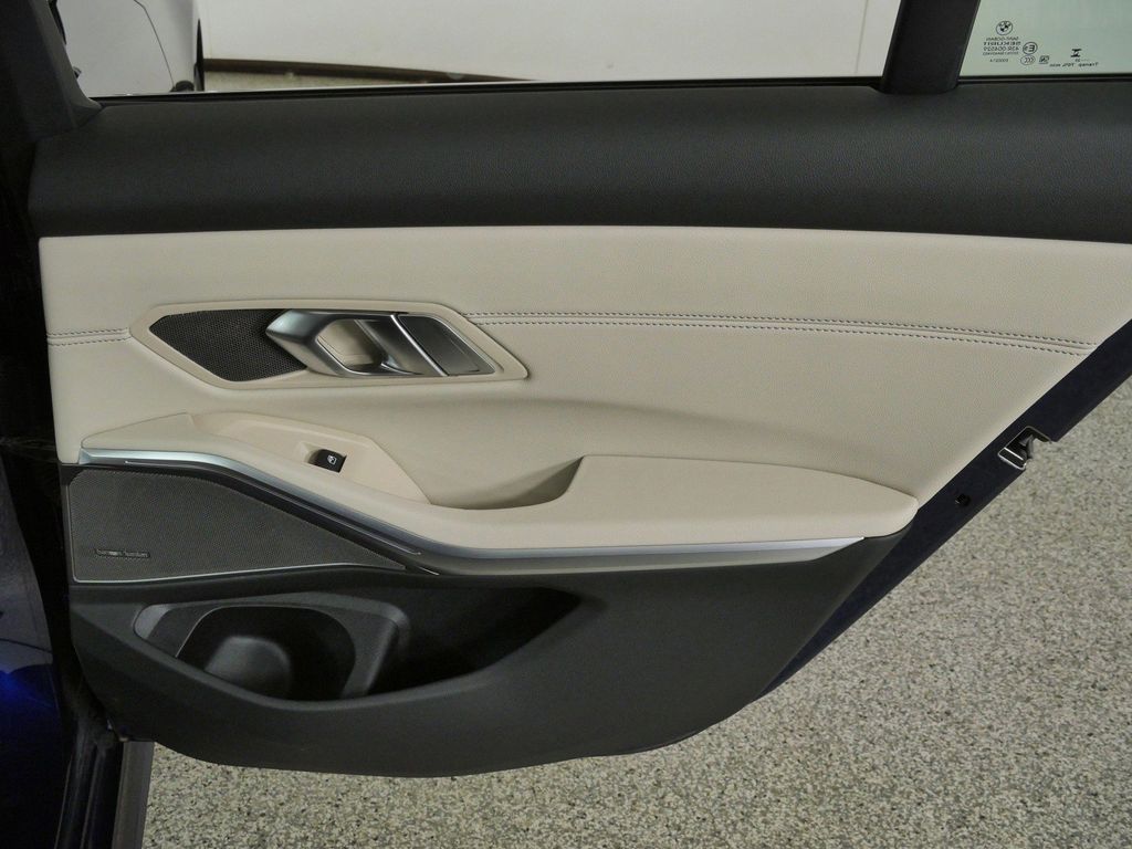 Thumbnail: 2023 BMW 3 Series - 29