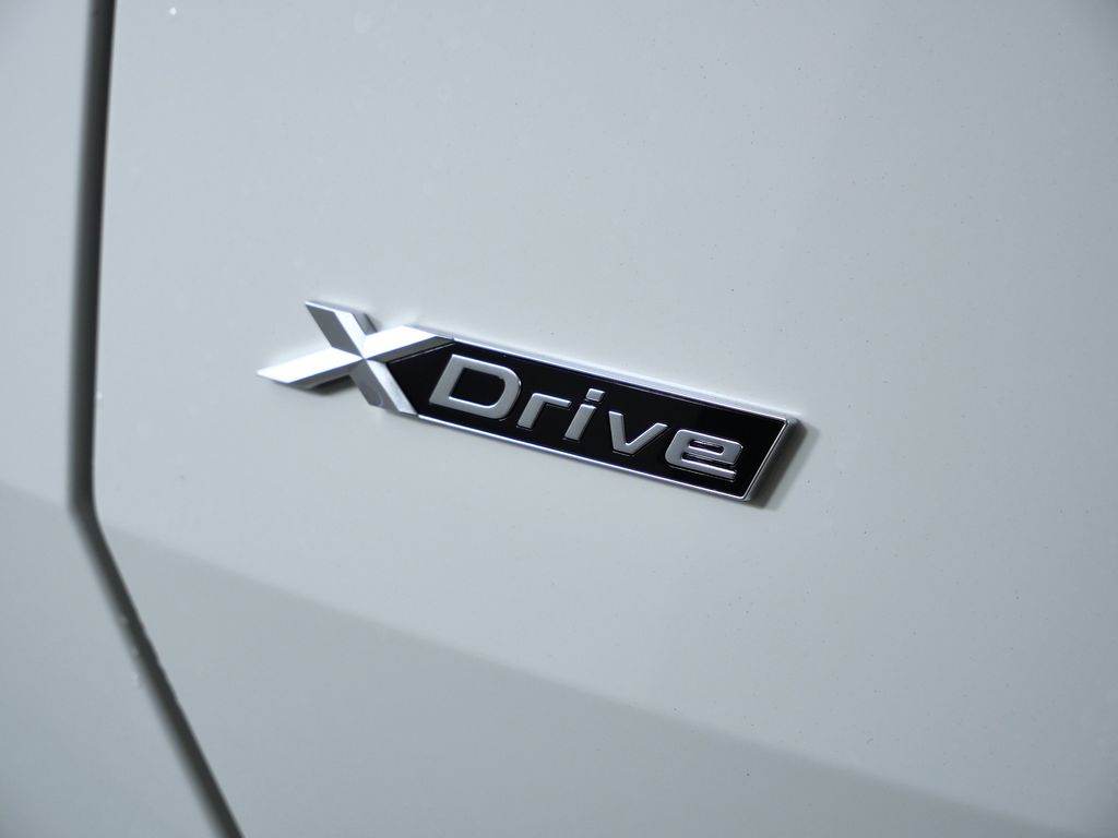 Thumbnail: 2026 BMW X3 - 13