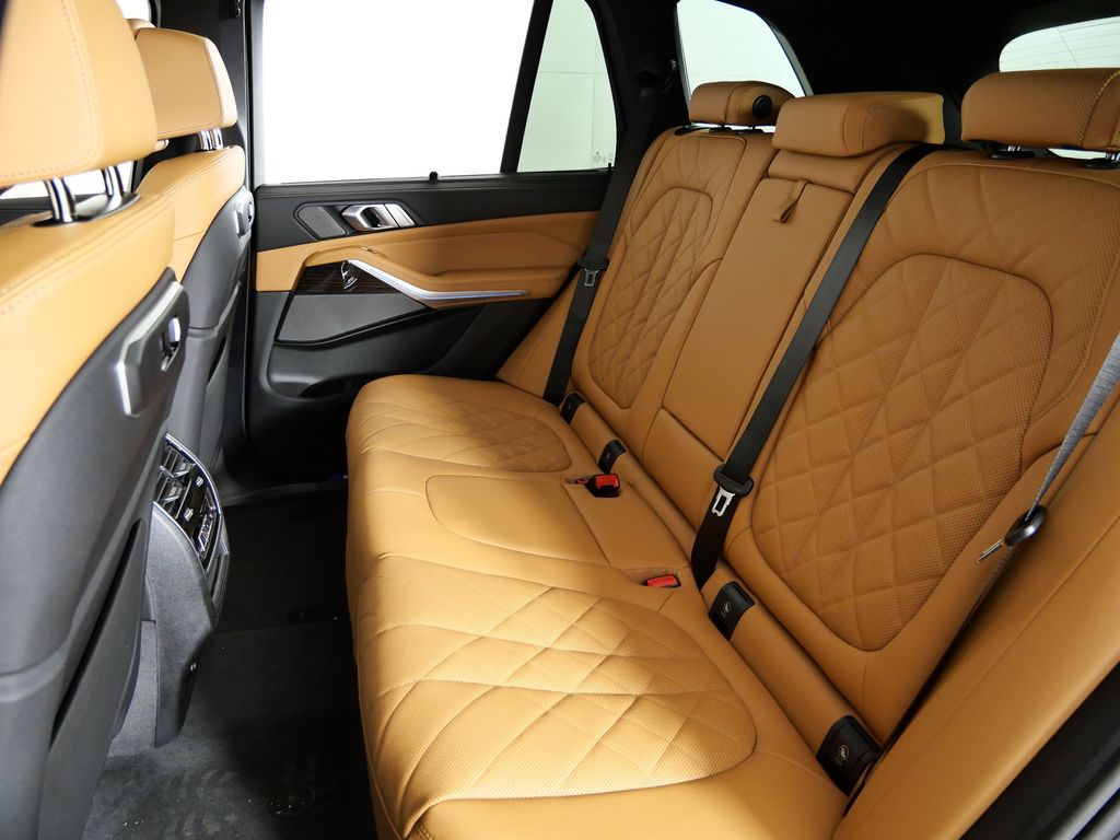 Thumbnail: 2026 BMW X5 - 33