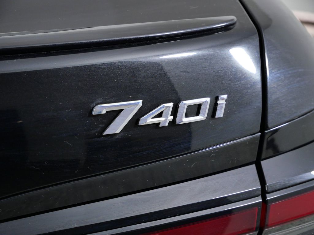 Thumbnail: 2026 BMW 7 Series - 12