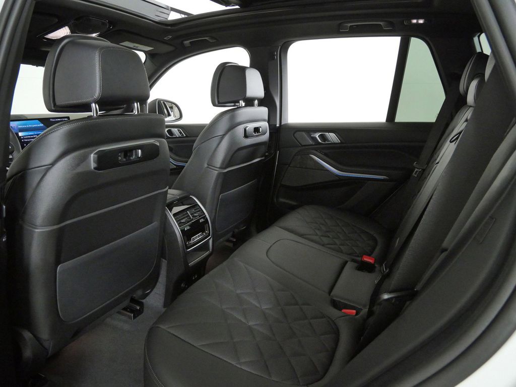 Thumbnail: 2026 BMW X5 - 32