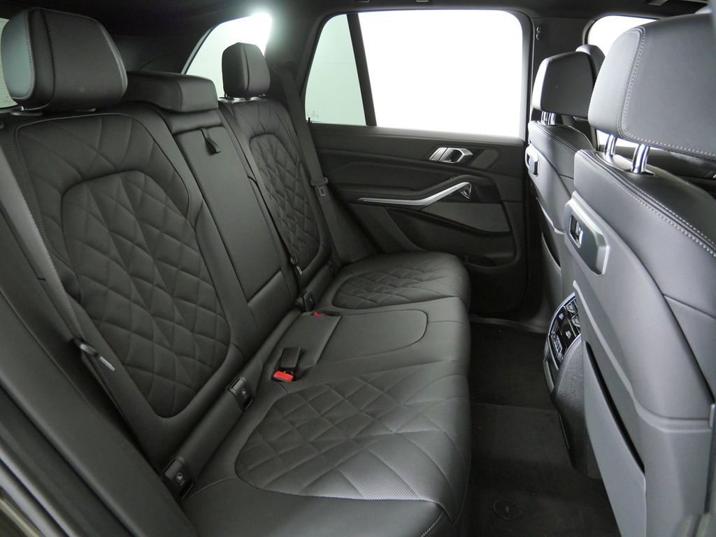 Thumbnail: 2026 BMW X5 - 27