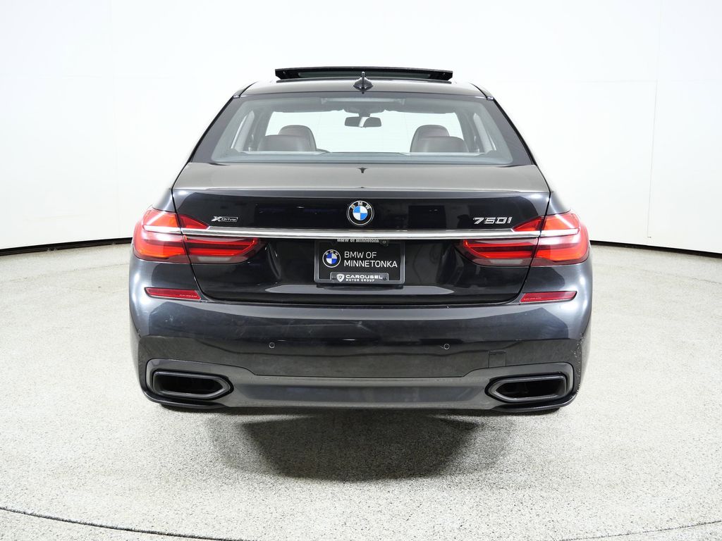 Thumbnail: 2016 BMW 7 Series - 11