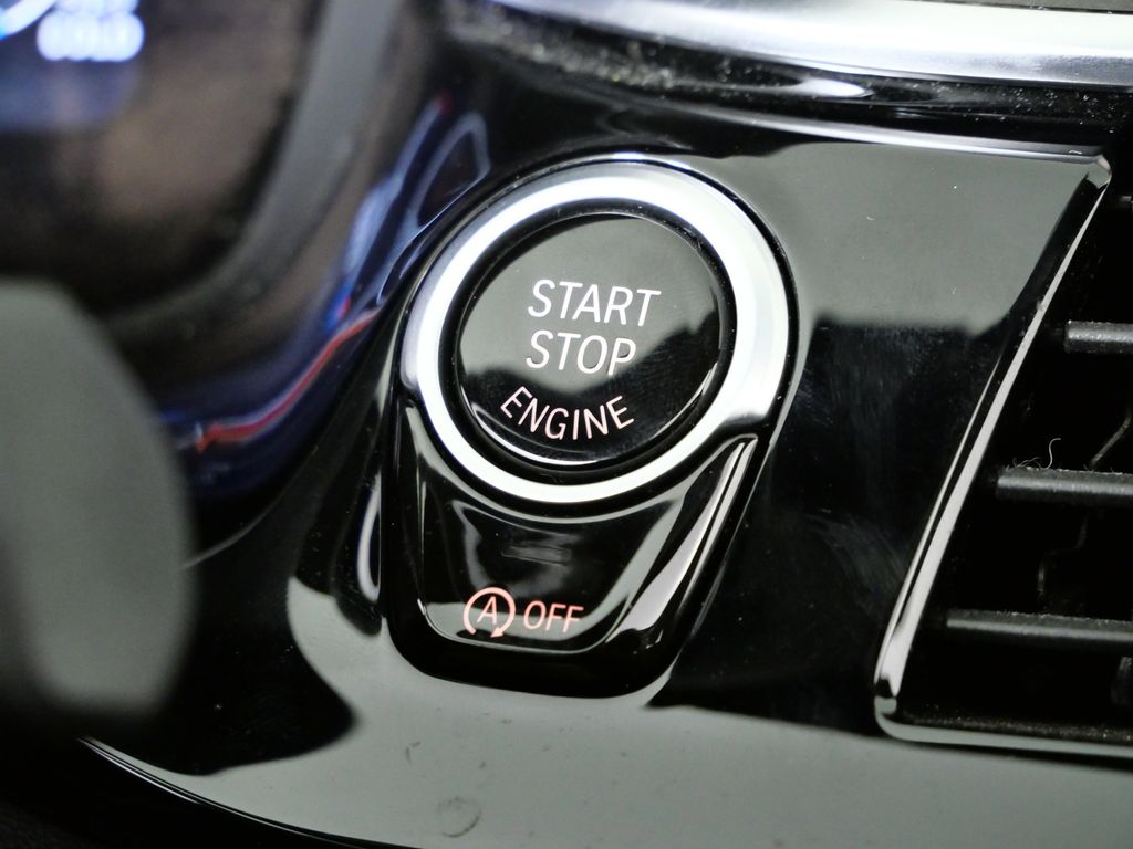 Thumbnail: 2022 BMW 5 Series - 45