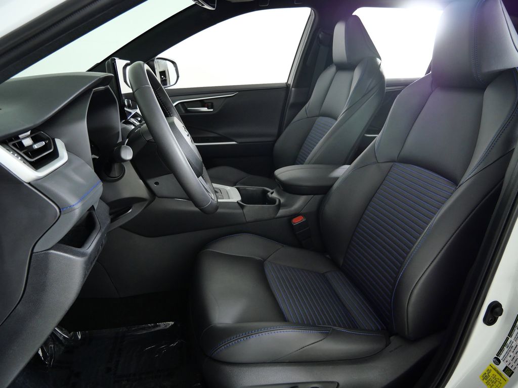 Thumbnail: 2024 Toyota RAV4 - 34