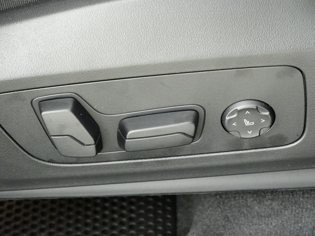 Thumbnail: 2026 BMW X1 - 22