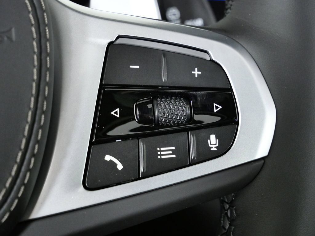 Thumbnail: 2026 BMW X7 - 45