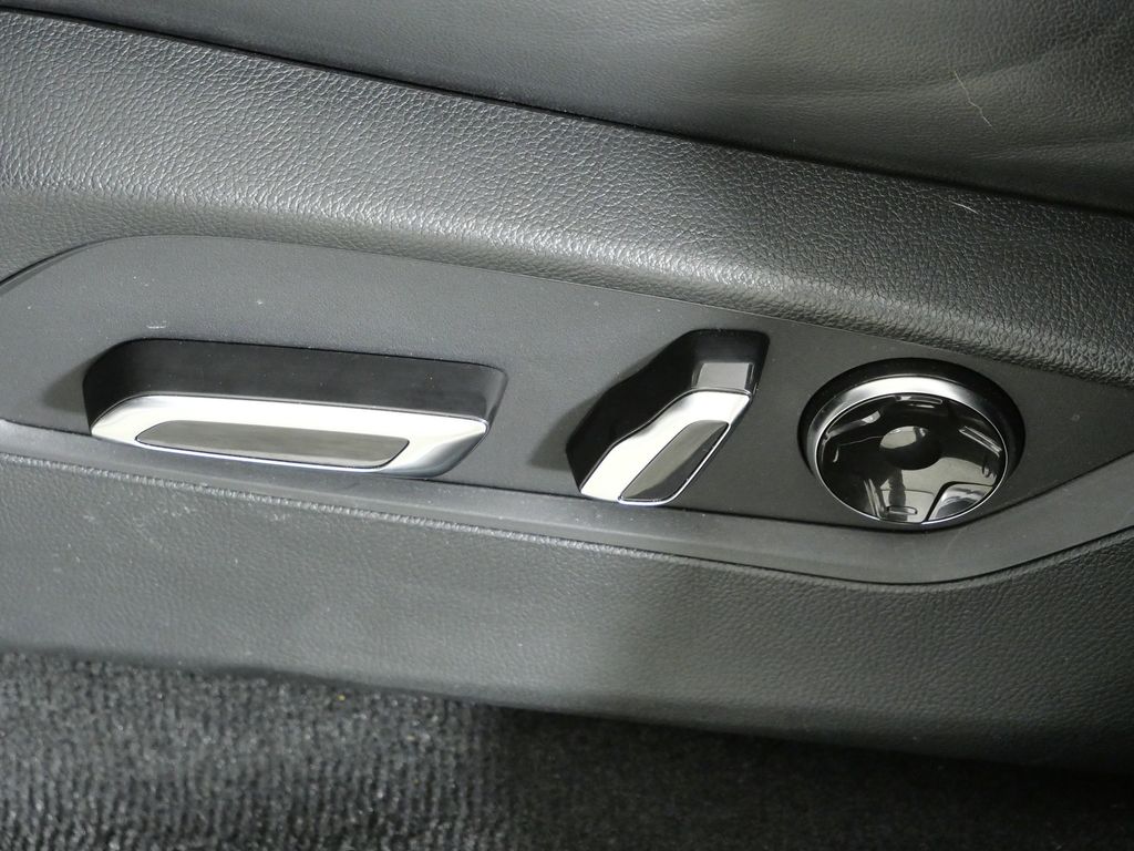 Thumbnail: 2023 Acura MDX - 37