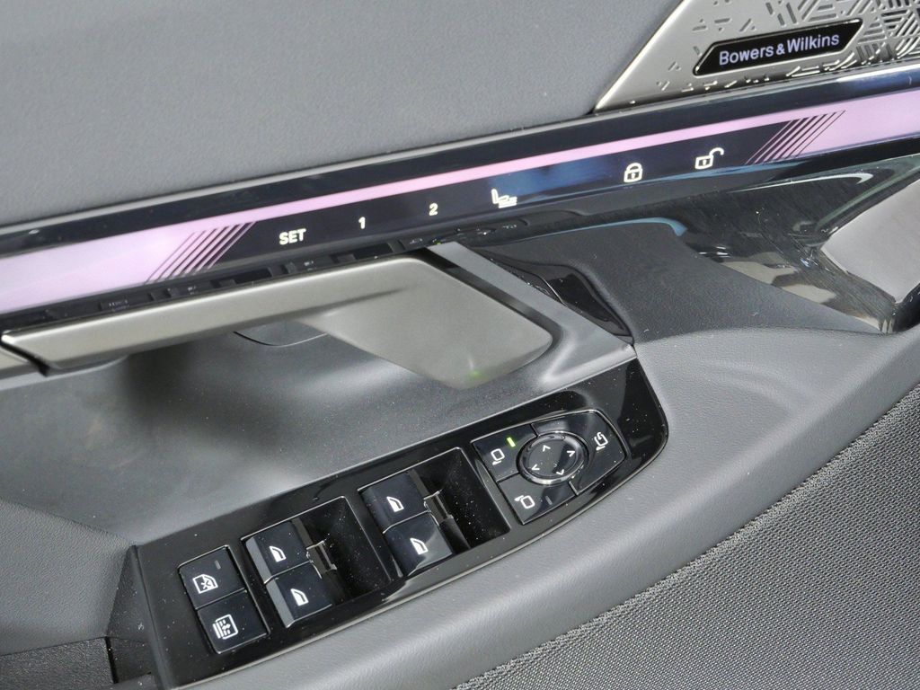 Thumbnail: 2027 BMW 5 Series - 36