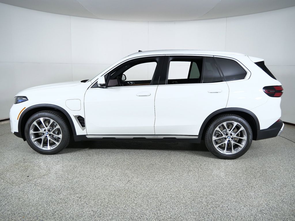 Thumbnail: 2026 BMW X5 - 15