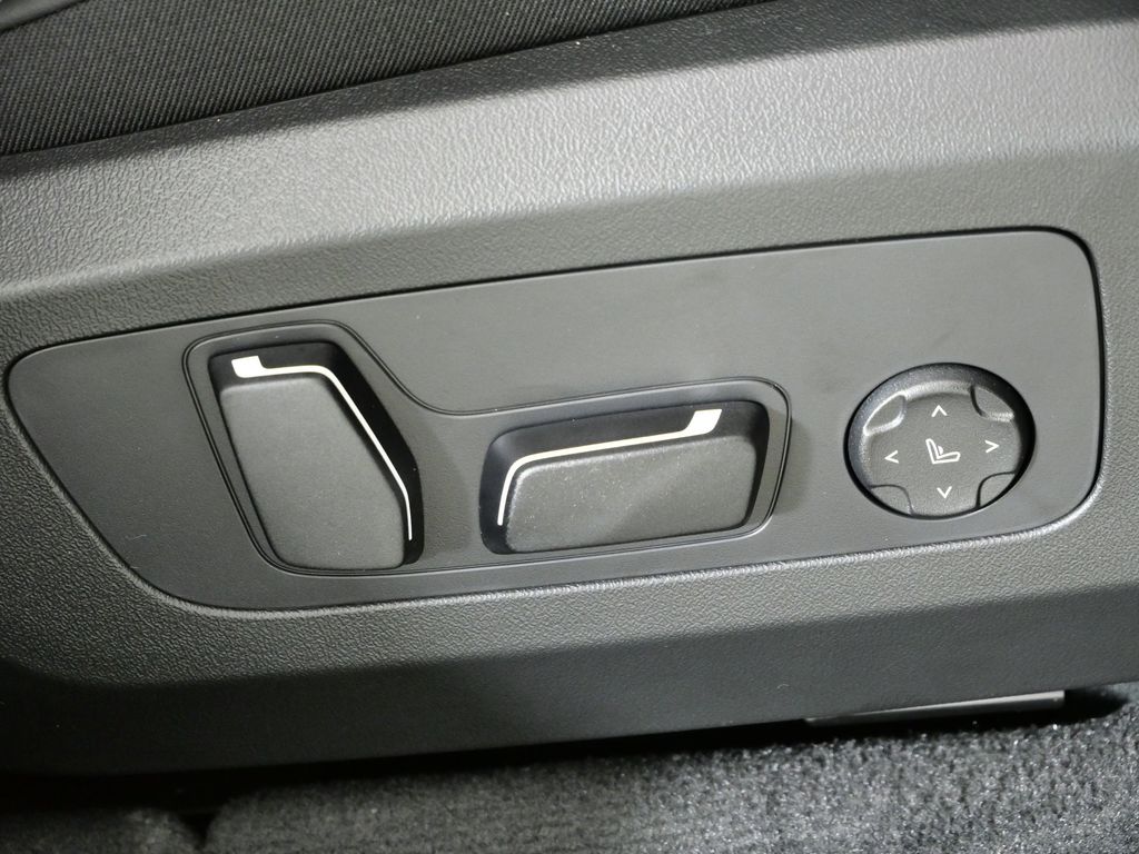 Thumbnail: 2026 BMW X3 - 23