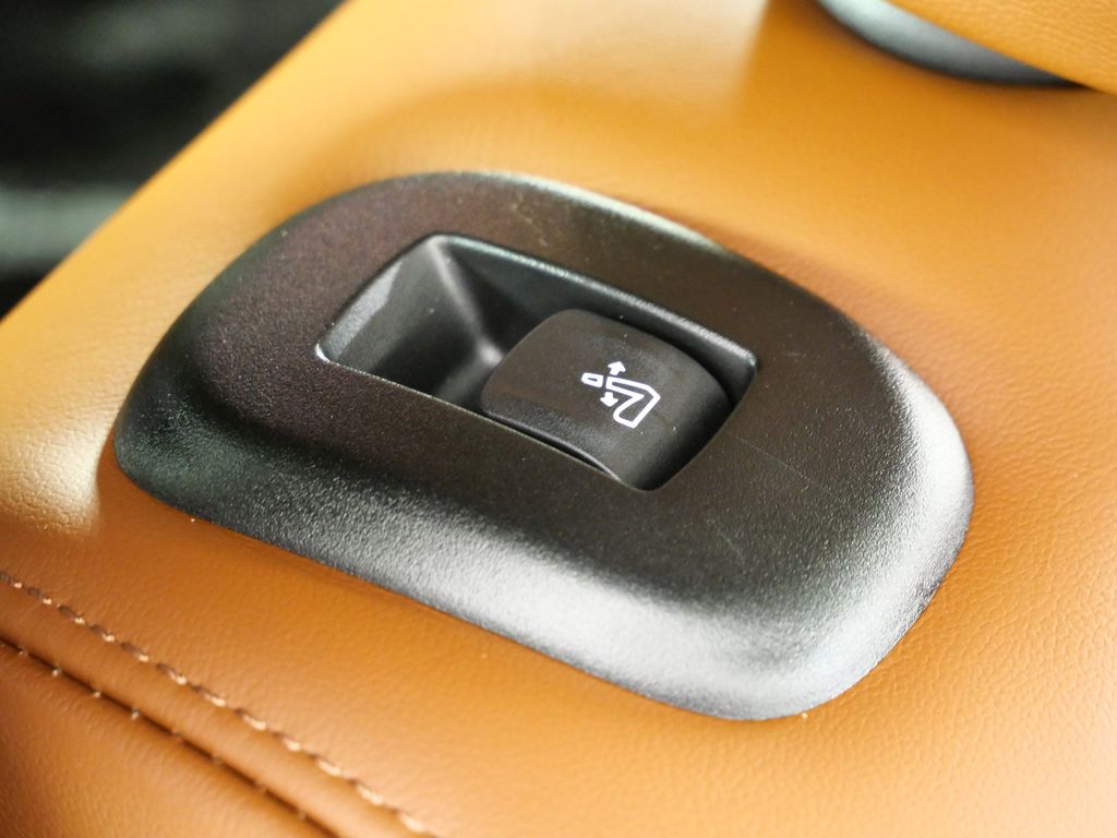 Thumbnail: 2026 BMW X7 - 28