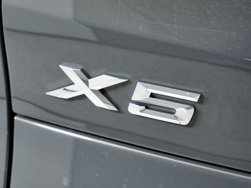 Thumbnail: 2026 BMW X5 - 13