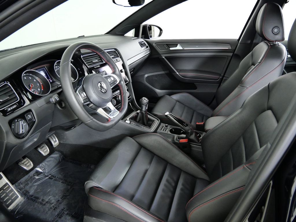 Thumbnail: 2021 Volkswagen Golf - 32