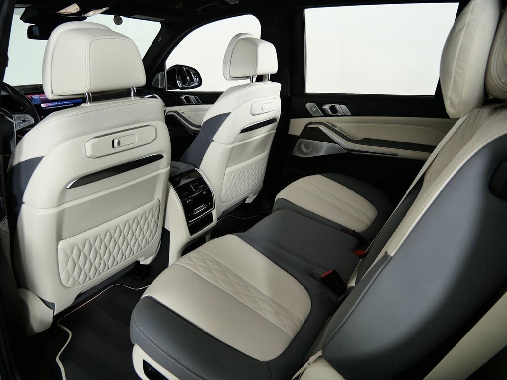 Thumbnail: 2023 BMW X7 - 38
