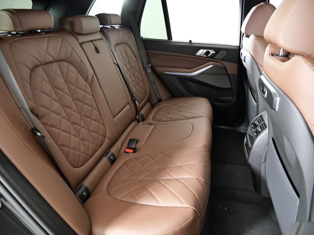 Thumbnail: 2026 BMW X5 - 29