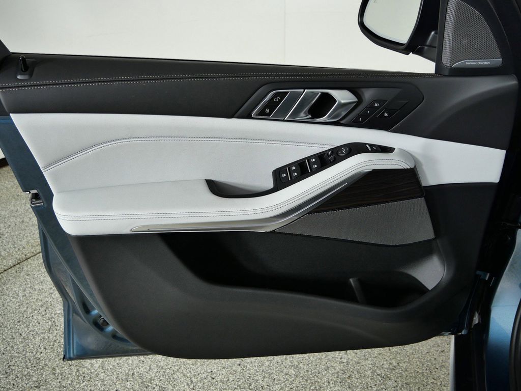 Thumbnail: 2026 BMW X5 - 34