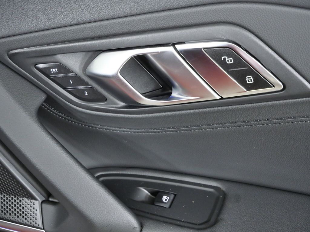 Thumbnail: 2025 BMW Z4 - 24