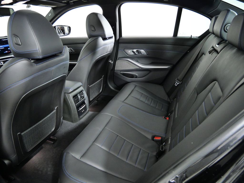 Thumbnail: 2023 BMW 3 Series - 34