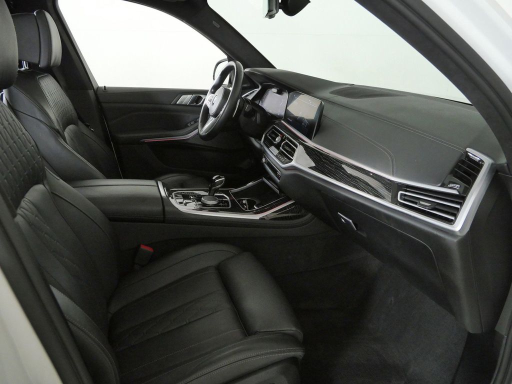 Thumbnail: 2022 BMW X7 - 20