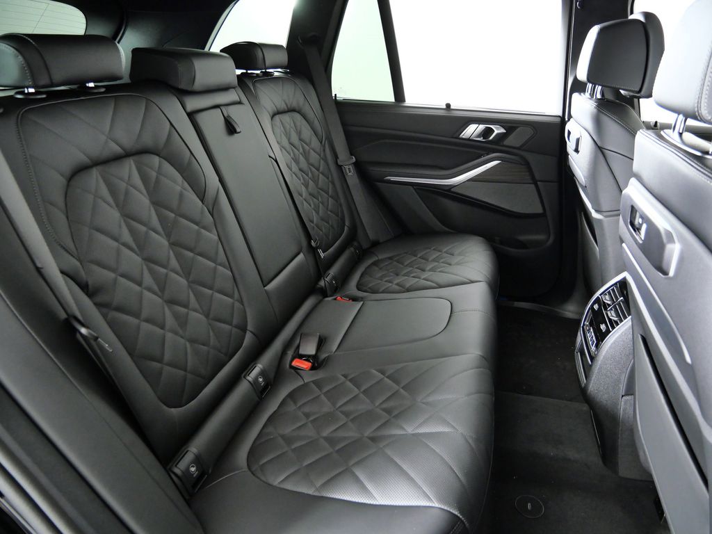 Thumbnail: 2026 BMW X5 - 27