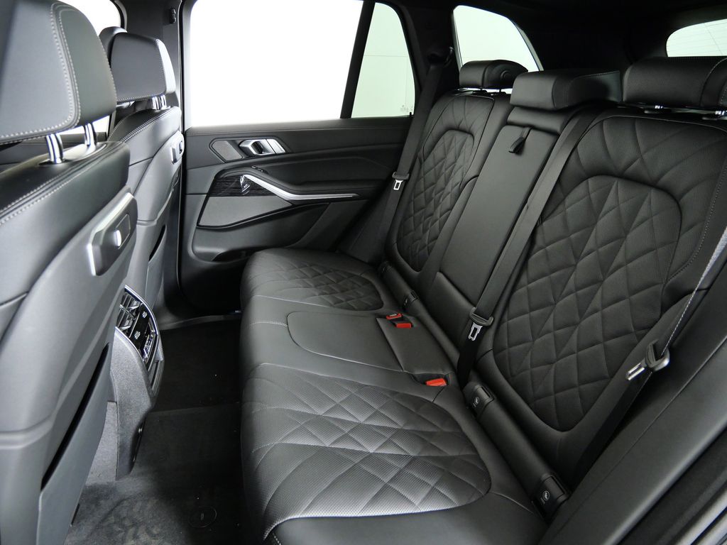 Thumbnail: 2026 BMW X5 - 33