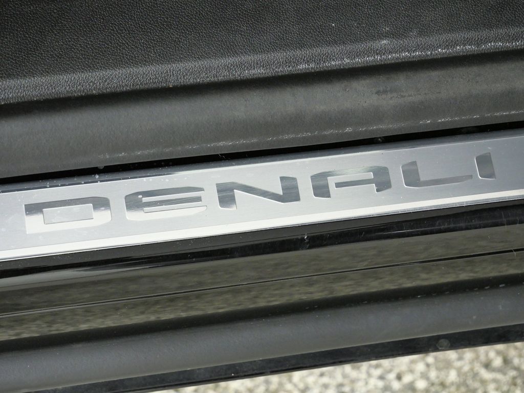 Thumbnail: 2025 GMC Acadia - 24