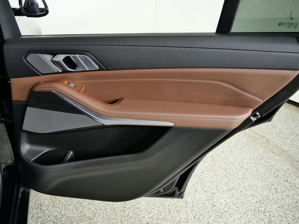 Thumbnail: 2020 BMW X7 - 25