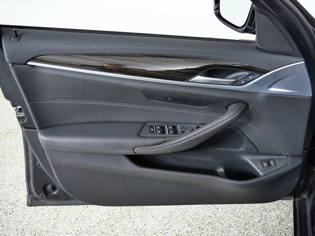 Thumbnail: 2019 BMW 5 Series - 33