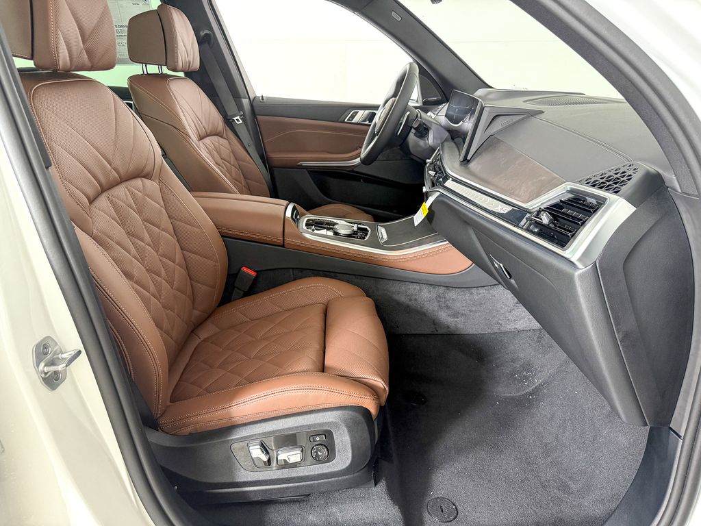 Thumbnail: 2026 BMW X5 - 21