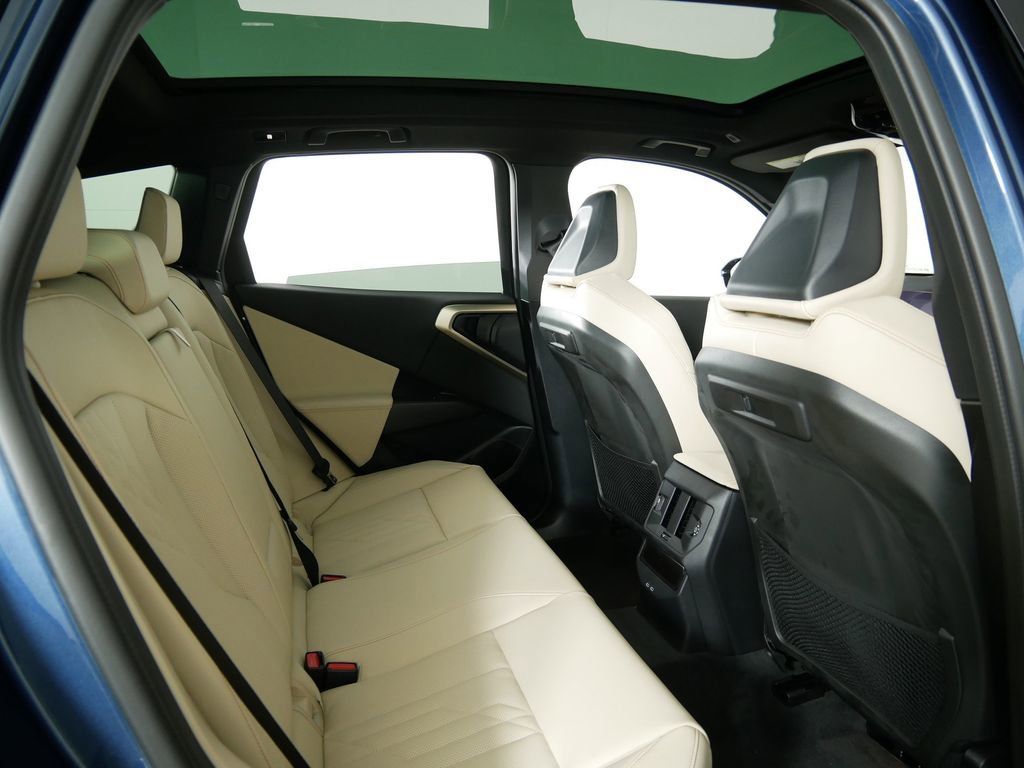 Thumbnail: 2025 BMW X3 - 25