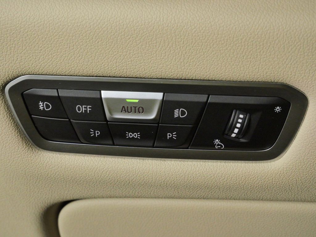 Thumbnail: 2021 BMW X5 - 39