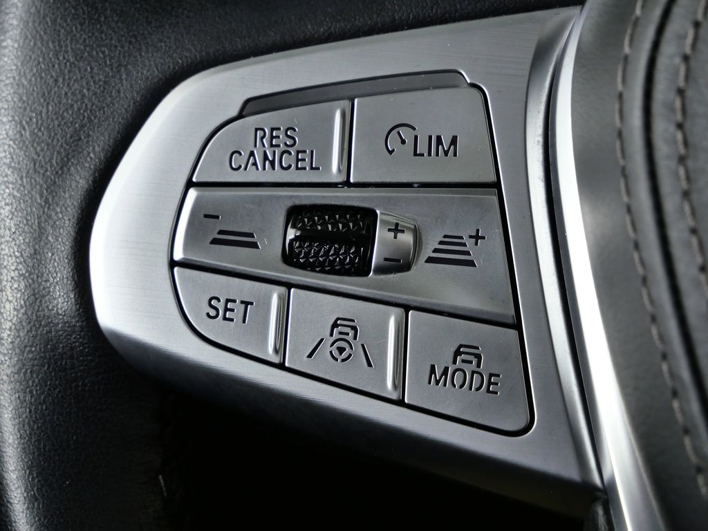 Thumbnail: 2022 BMW X7 - 47